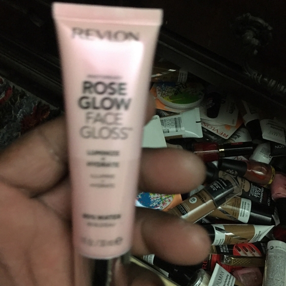 Makeup - Picture 14 of 14